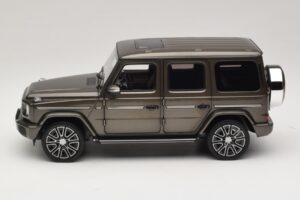 Mercedes G-Class W465 Indium Grey Norev 1:18 183036 Métal Moulé — image 3 sur 6