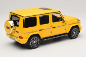 Mercedes G-Class W465 Sun Yellow Norev 1:18 183038 Métal Moulé — image 2 sur 6