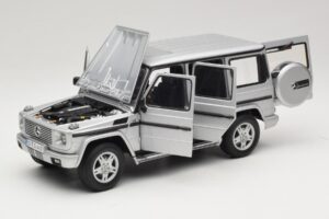 Mercedes G500 W463 LWB Édition Concessionnaire Argent AUTOart 1:18 B66962142 Métal Moulé — image 2 sur 8