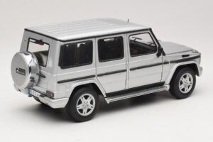 Mercedes G500 W463 LWB Édition Concessionnaire Argent AUTOart 1:18 B66962142 Métal Moulé — image 3 sur 8