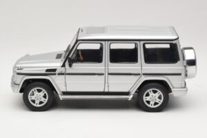 Mercedes G500 W463 LWB Édition Concessionnaire Argent AUTOart 1:18 B66962142 Métal Moulé — image 4 sur 8