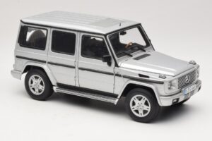 Mercedes G500 W463 LWB Édition Concessionnaire Argent AUTOart 1:18 B66962142 Métal Moulé — image 6 sur 8