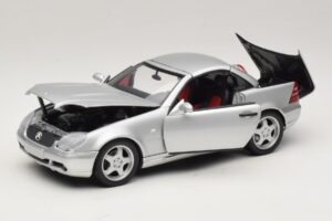 Mercedes SLK230 R170 AMG Roadster Argent UT Models 1:18 26152 Métal Moulé — image 2 sur 8