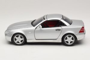 Mercedes SLK230 R170 AMG Roadster Argent UT Models 1:18 26152 Métal Moulé — image 4 sur 8