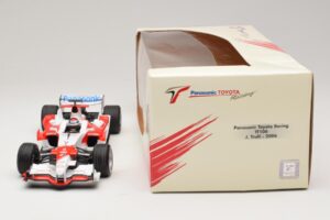 Panasonic Toyota Racing TF106 #11 J. Trulli 2006 Minichamps 1:18 AM59558L Métal Moulé — image 6 sur 7