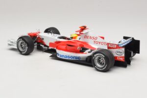 Panasonic Toyota Racing TF106 #12 R. Schumacher 2006 Minichamps 1:18 AM59557K Métal Moulé — image 5 sur 7