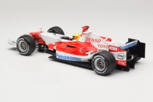 Panasonic Toyota Racing TF106 #12 R. Schumacher Presentation 2006 Minichamps 1:18 AM59553G Métal Moulé — image 5 sur 6