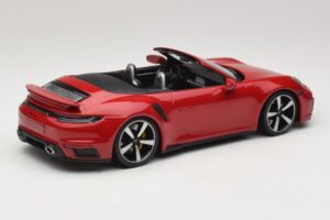 Porsche 911 992 Turbo S Cabriolet Rouge Foncé Minichamps 1:18 PORSCHE007 Métal Moulé — image 2 sur 6