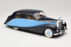 Rolls-Royce Silver Wraith Empress by Hooper Noir & Bleu Foncé MCG 1:18 MCG18051 Métal Moulé — image 4 sur 6