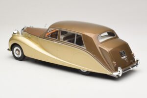 Rolls-Royce Silver Wraith Empress by Hooper Marron & Or MCG 1:18 MCG18000 Métal Moulé — image 5 sur 6