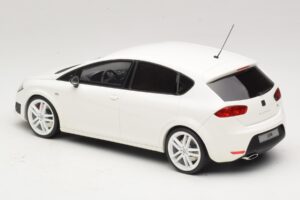 SEAT Leon Cupra R Mk2 Blanc Otto 1:18 OT1332 Résine — image 5 sur 6