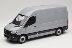 Mercedes Sprinter Gris Norev 1:18 Mercedes Sprinter Gris Norev 1:18 183042 Métal Moulé