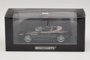 Aston Martin DBS Volante Noir Métallisé Minichamps 1:43 400137930 Métal Moulé — image 4 sur 4