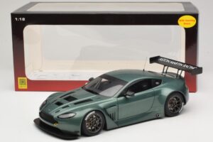 Aston Martin V12 Vantage GT3 Vert AUTOart 1:18 81306 Métal Moulé — image 6 sur 6