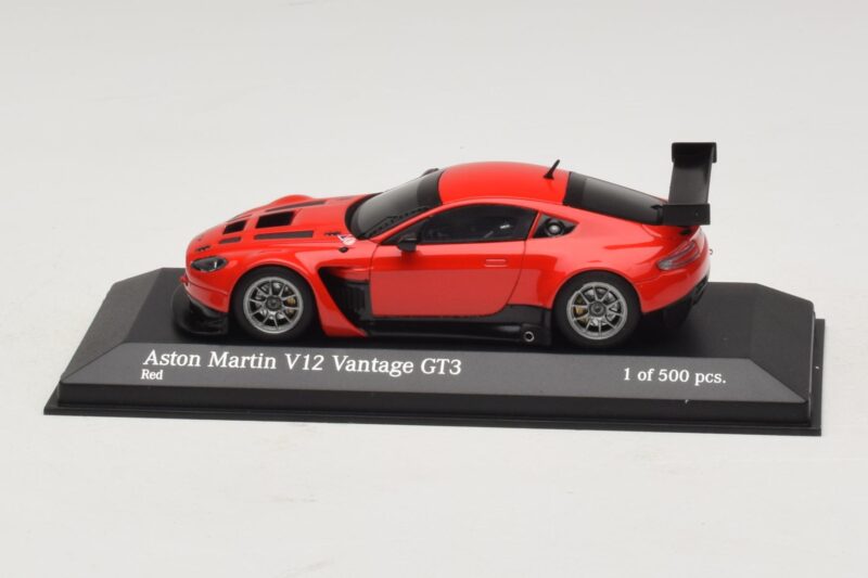 Aston Martin V12 Vantage GT3 Rouge Minichamps 1:43 Aston Martin V12 Vantage GT3 Rouge Minichamps 1:43 4371121392 Métal Moulé