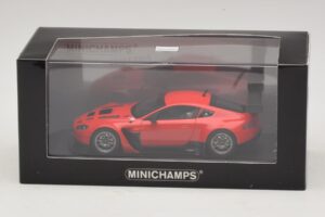 Aston Martin V12 Vantage GT3 Rouge Minichamps 1:43 4371121392 Métal Moulé — image 4 sur 4