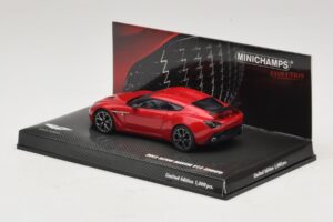 Aston Martin V12 Zagato Rouge Minichamps 1:43 437137220 Métal Moulé — image 3 sur 5