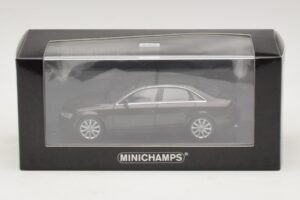 Audi A4 B8 Marron Métallisé Minichamps 1:43 410011000 Métal Moulé — image 3 sur 3