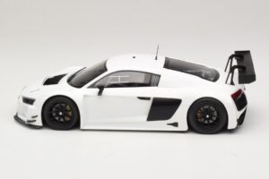 Audi R8 LMS Ultra Blanc 2015 Minichamps 1:18 153151100 Métal Moulé — image 3 sur 6