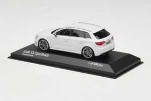 Audi S3 8V Sportback Blanc Minichamps 1:43 437013010 Métal Moulé — image 3 sur 4