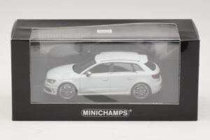 Audi S3 8V Sportback Blanc Minichamps 1:43 437013010 Métal Moulé — image 4 sur 4