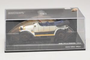 Audi Typ A Phaeton Blanc Bleu Minichamps 1:43 437019032 Métal Moulé — image 4 sur 5