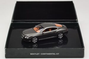 Bentley Continental GT Cypress Green Minichamps 1:43 BL312 Métal Moulé — image 4 sur 4