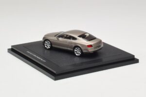 Bentley Continental GT Light Bronze Metallic Minichamps 1:43 BL834 Métal Moulé — image 2 sur 4