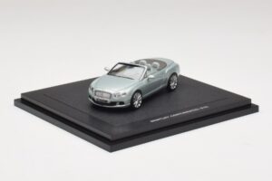 Bentley Continental GTC Light Grey Metallic Minichamps 1:43 Bentley Continental GTC Light Grey Metallic Minichamps 1:43 BL907 Métal Moulé