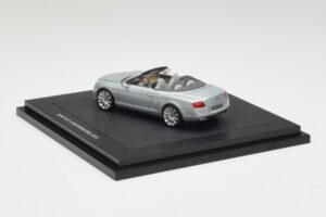 Bentley Continental GTC Light Grey Metallic Minichamps 1:43 BL907 Métal Moulé — image 2 sur 4