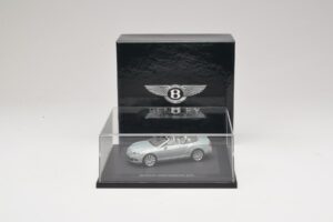 Bentley Continental GTC Light Grey Metallic Minichamps 1:43 BL907 Métal Moulé — image 4 sur 4