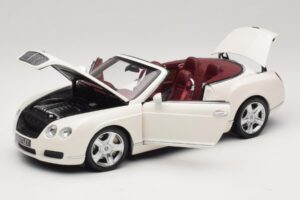 Bentley Continental GTC Blanc Boîte De Remplacement Minichamps 1:18 100139032-R1 Métal Moulé — image 2 sur 8