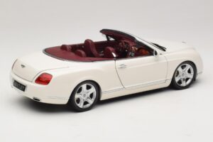 Bentley Continental GTC Blanc Boîte De Remplacement Minichamps 1:18 100139032-R1 Métal Moulé — image 3 sur 8