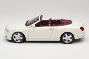 Bentley Continental GTC Blanc Boîte De Remplacement Minichamps 1:18 100139032-R1 Métal Moulé — image 4 sur 8