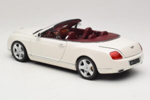 Bentley Continental GTC Blanc Boîte De Remplacement Minichamps 1:18 100139032-R1 Métal Moulé — image 7 sur 8