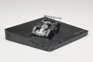 Bentley EXP Speed 8 LMP900 #8 A. Wallace / B. Leitzinger 24 Hours of Le Mans 2002 Minichamps 1:43 403021308 Métal Moulé — image 2 sur 4