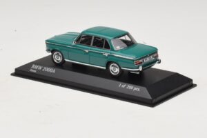 BMW 2000A Vert Minichamps 1:43 437023001 Métal Moulé — image 3 sur 4