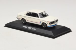 BMW 2002 Turbo Blanc Maxichamps 1:43 940022201 Métal Moulé — image 3 sur 4