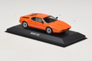 BMW M1 Orange Maxichamps 1:43 940025020 Métal Moulé — image 3 sur 4