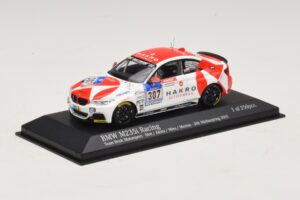 BMW M235i Bong Motorsport #307 Nett / Akata 24 Hours of Nurburgring 2015 Minichamps 1:43 437152507 Métal Moulé — image 2 sur 4