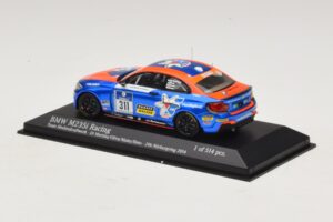 BMW M235i Team Medienkraftwerk #311 Di Martino / Olivo 24 Hours of Nurburgring 2014 Minichamps 1:43 437142411 Métal Moulé — image 3 sur 4