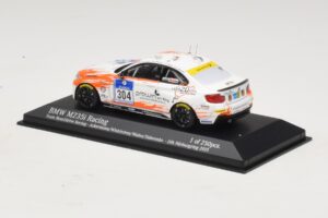 BMW M235i Team Rent2drive #304 Ackermann / Wishkirchen 24 Hours of Nurburgring 2015 Minichamps 1:43 437152504 Métal Moulé — image 3 sur 4