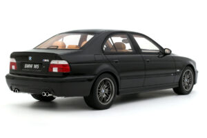 BMW M5 E39 Black Sapphire Metallic Otto 1:18 OT1338 Résine — image 2 sur 4