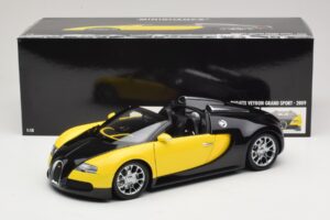 Bugatti Veyron Grand Sport Black Lemon Minichamps 1:18 100110831 Métal Moulé — image 8 sur 8