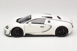 Bugatti Veyron Super Sport Blanc Minichamps 1:18 100110844 Métal Moulé — image 4 sur 8
