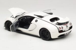 Bugatti Veyron Super Sport Blanc Minichamps 1:18 100110844 Métal Moulé — image 5 sur 8