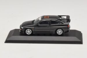 Ford Escort RS Cosworth Noir Métallisé Minichamps 1:43 430082106 Métal Moulé
