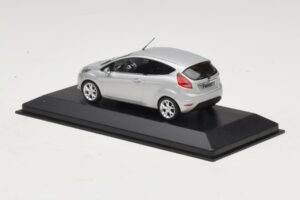Ford Fiesta Mk7 Moondust Silver Metallic Minichamps 1:43 403088003 Métal Moulé — image 3 sur 4