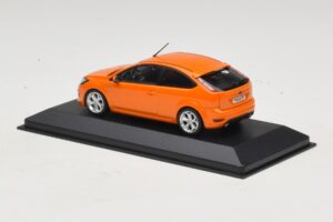 Ford Focus ST Mk2 Electric Orange Minichamps 1:43 400087302 Métal Moulé — image 3 sur 4