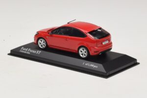 Ford Focus ST Mk2 Rouge Minichamps 1:43 400087301 Métal Moulé — image 3 sur 4